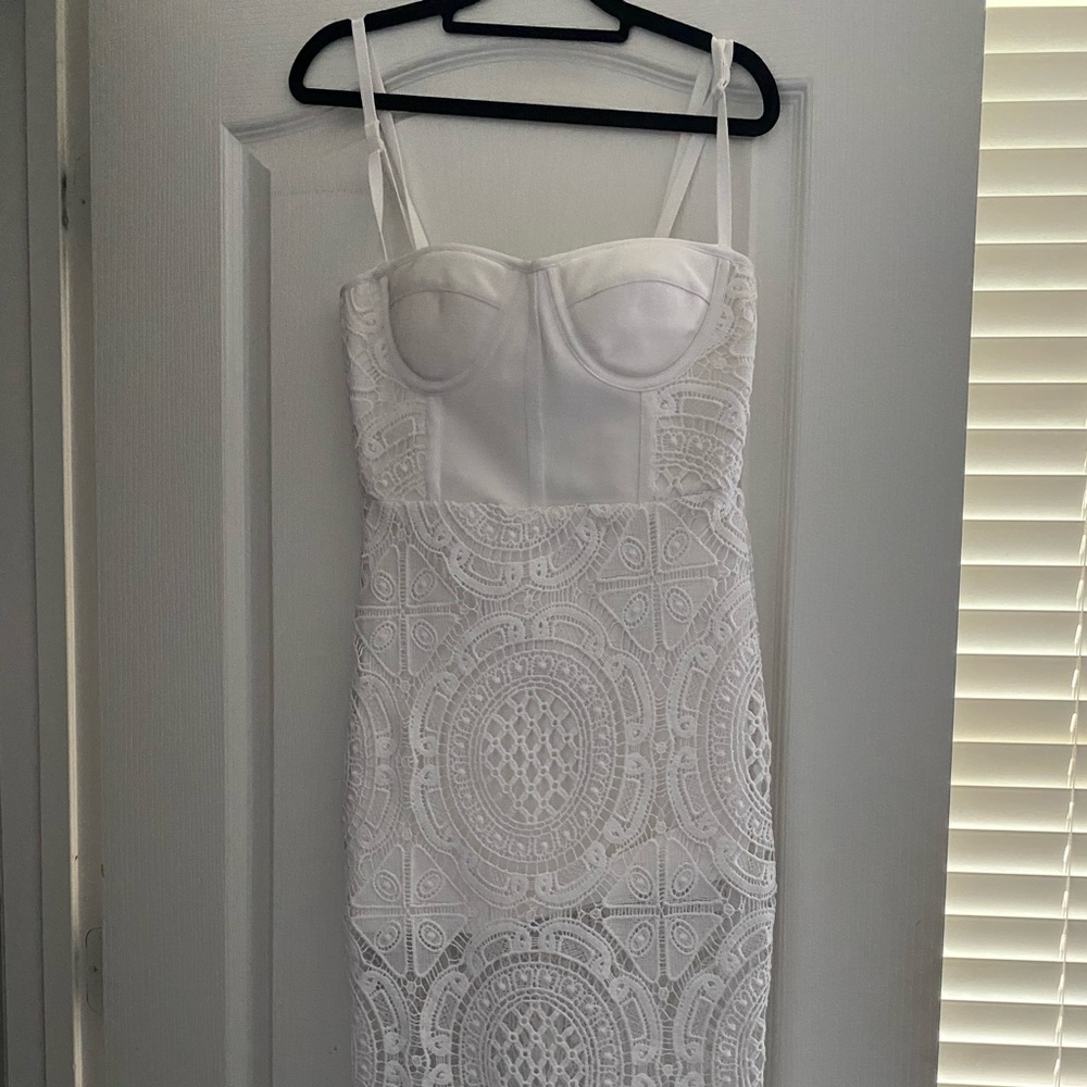 New white lace dress